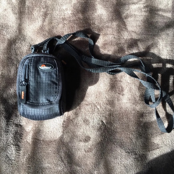 Lowepro Small Camera Bag - Picture 1 of 3